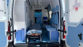 SAMU Teresina recebe três novas ambulâncias da FMS