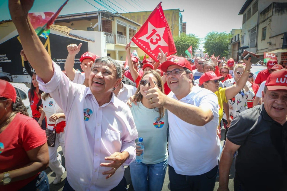 Caminhada em apoio ao candidato a presidência da república, Lula, em São Raimundo Nonato.