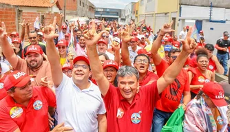 Rafael e Wellington realizam caminhada em apoio a Lula no interior do Piauí.