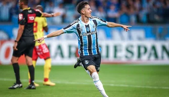 Grêmio se despede da Série B com vitória sobre o Brusque