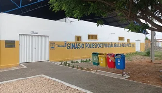 Ginásio Poliesportivo Pato Preto, localizado no bairro Mocambinho.