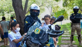 PRF promove evento da campanha "Policiais Contra o Câncer Infantil" em Teresina.