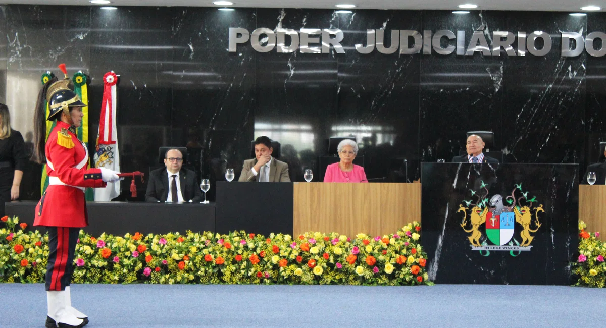 Dr. Pessoa recebe Mérito Judiciário em solenidade no TJPI