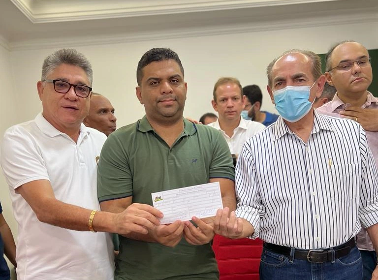 Vice-prefeito de Redenção de Gurguéia, Dr. Arlei Borges, se filia ao MDB.