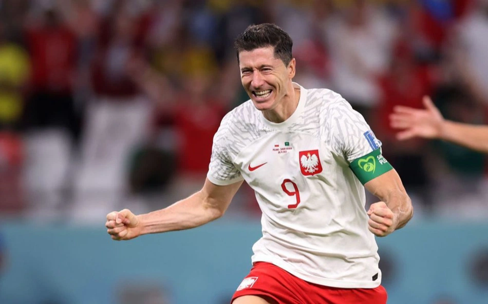 Lewandowski marca primeiro gol em Mundial e Polônia vence Arábia
