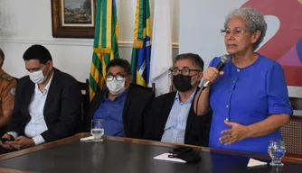 Governadora Regina Sousa na solenidade do Piauí Fomento