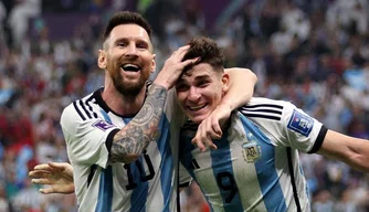 Messi e Juliano Alvarez