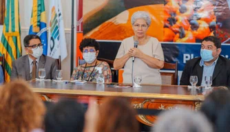 Regina Sousa em solenidade de lançamento do Plano Piauí 2030.