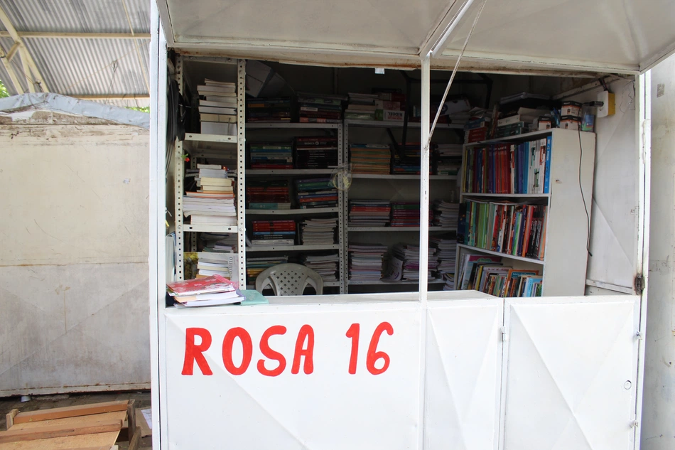 Feira de livros no Fripisa