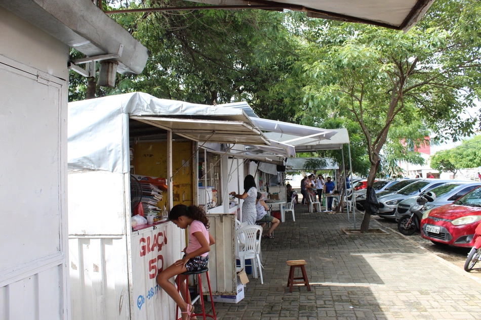 Feira de livros no Fripisa