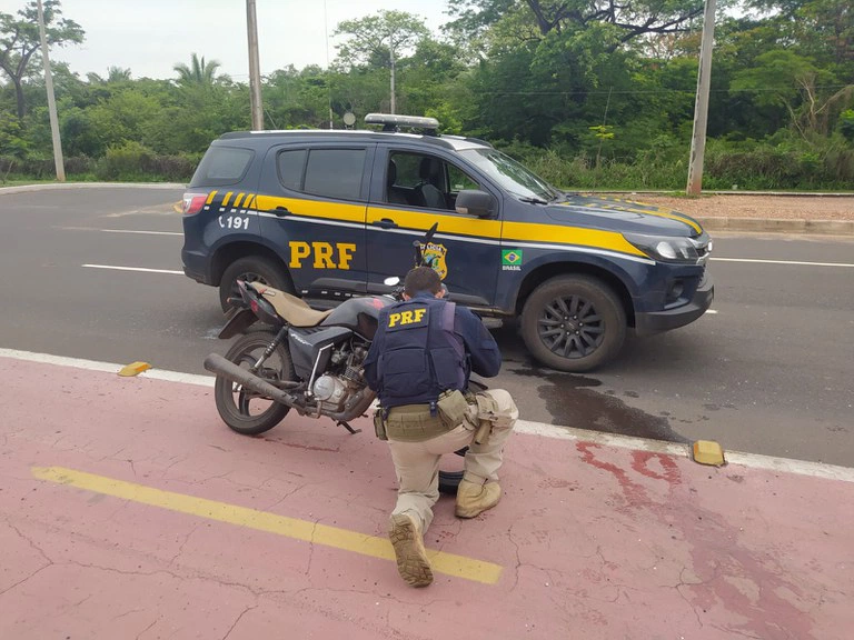 Motocicleta apreendida pela PRF-PI