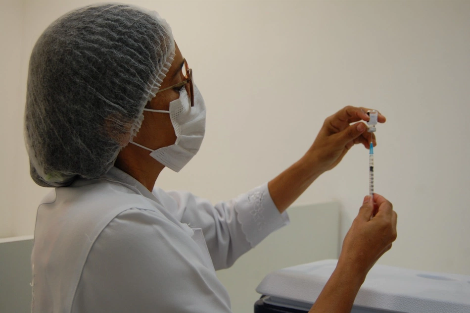 FMS alerta para necessidade de vacinar meninos e meninas de 9 a 14 anos contra HPV