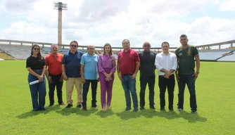 Visita ao Estádio Albertão