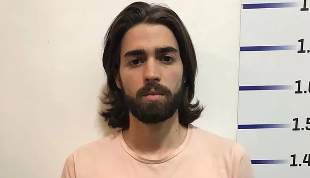 Marcos Vitor condenado por estupro chega a Teresina para cumprir pena
