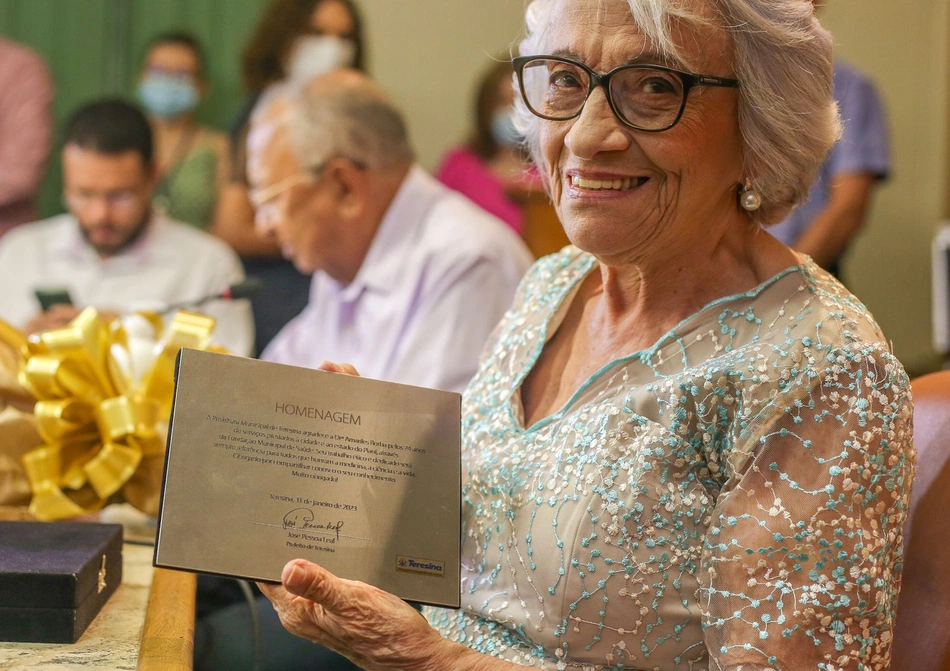 Dra. Amariles Borba é homenageada pelo prefeito de Teresina