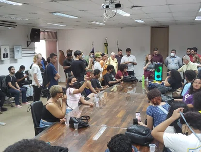 Caso Janaína Bezerra: estudantes ocupam reitoria da UFPI e pedem justiça