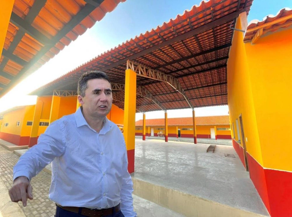 Prefeito de Cocal inaugura escola na Zona Rural da cidade