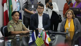 Ministra da mulher participa de reunião com Chico Lucas