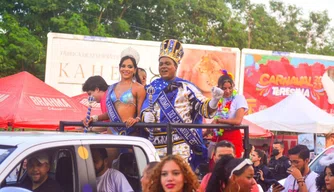 Majestades do Carnaval levam alegria para os teresinenses.