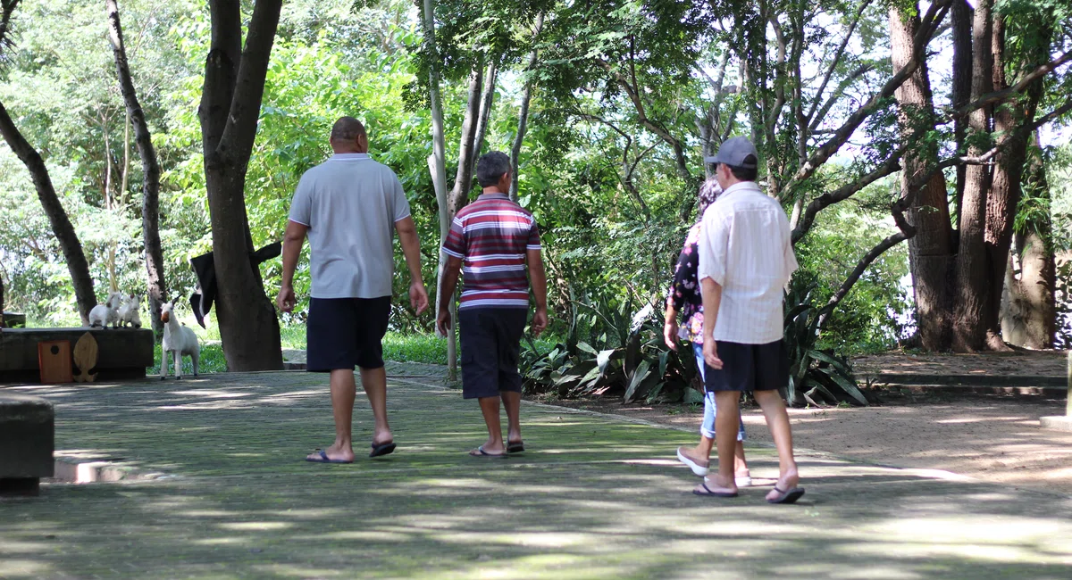 Visitantes no Parque Ambiental Encontro dos Rios
