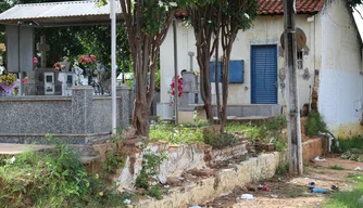 Muro caído do Cemitério Dom Bosco