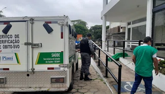 Corpo de idoso é encontrado em frente ao Banco do Brasil em Teresina
