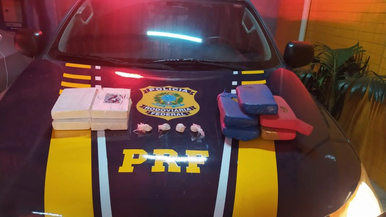 PRF apreende 9kg de cocaína que eram transportados em ônibus em Floriano