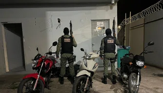 Polícia encontra casa usada para abrigar veículos roubados em Teresina