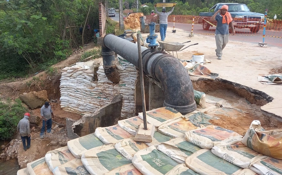 Obra de recuperação do bueiro da avenida Rafaello Rinaldi em Teresina.