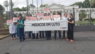 Protesto de médicos em Teresina