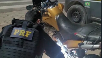 Homem é preso com motocicleta roubada na cidade de Cristino Castro