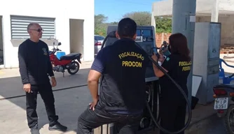 Procon fiscaliza 46 postos de combustíveis no Piauí.