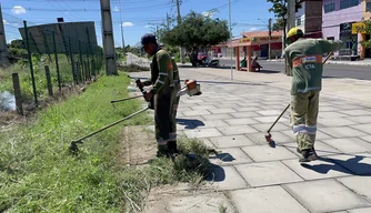 Ações de limpeza no bairro Dirceu