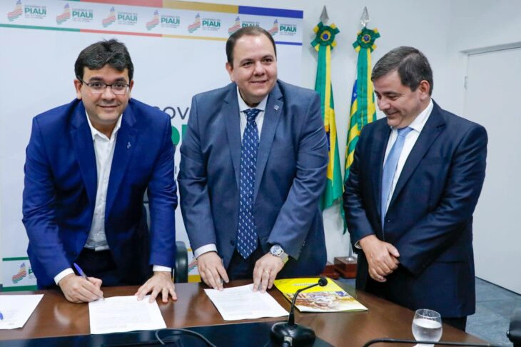 Assinatura do contrato com o Banco do Brasil