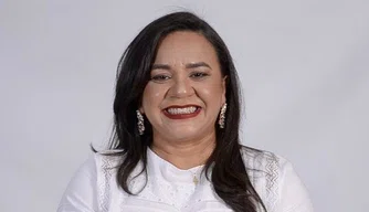 Prefeita de Novo Santo Antônio, Elisa Maria Paz.