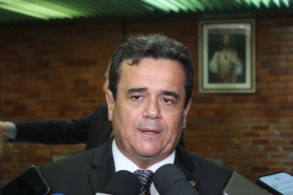 Deputado Henrique Pires (MDB).