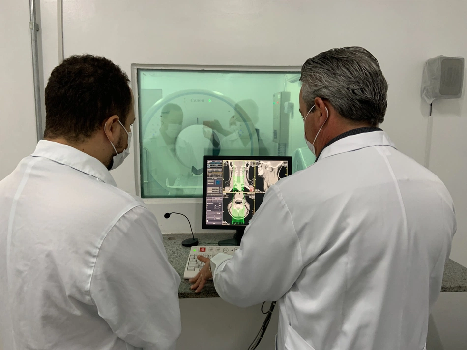 Tecnólogos em radiografia recebem treinamento no Hospital do Dirceu.