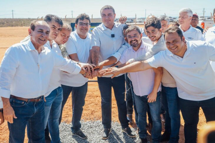 Rafael Fonteles entrega rodovia, nova pista de aeroporto e UTI para Bom Jesus