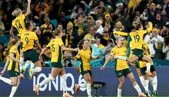 Austrália lidera Grupo B após vitória