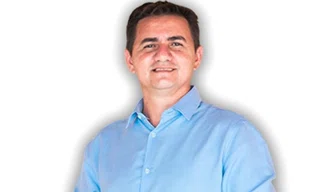 Prefeito de Jatobá do Piauí, Raimundo Nonato Gomes, mais conhecido como Hilton Gomes.