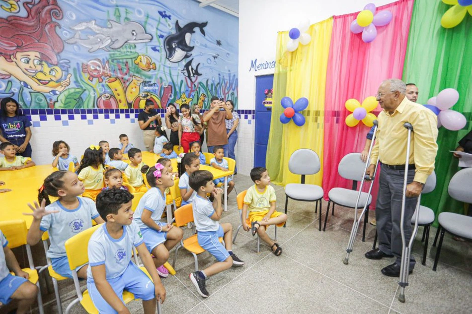 Dr. Pessoa entrega reforma do CMEI Peixe Vivo no bairro Poti Velho