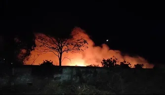 Incêndio atinge cemitério de Campo Maior.