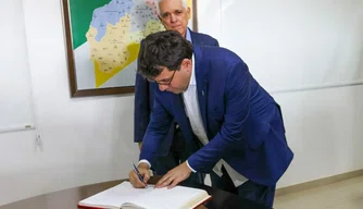 Rafael Fonteles reassume Governo do Piauí após viagem para os EUA