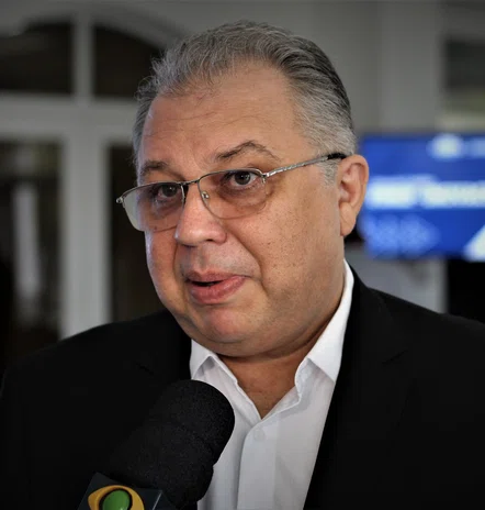 Ministério Público ajuíza ação contra deputado federal Florentino Neto
