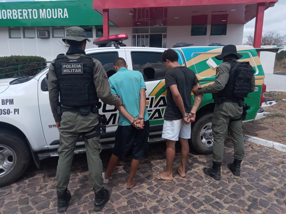 Dupla suspeita de furtos é presa em Elesbão Veloso
