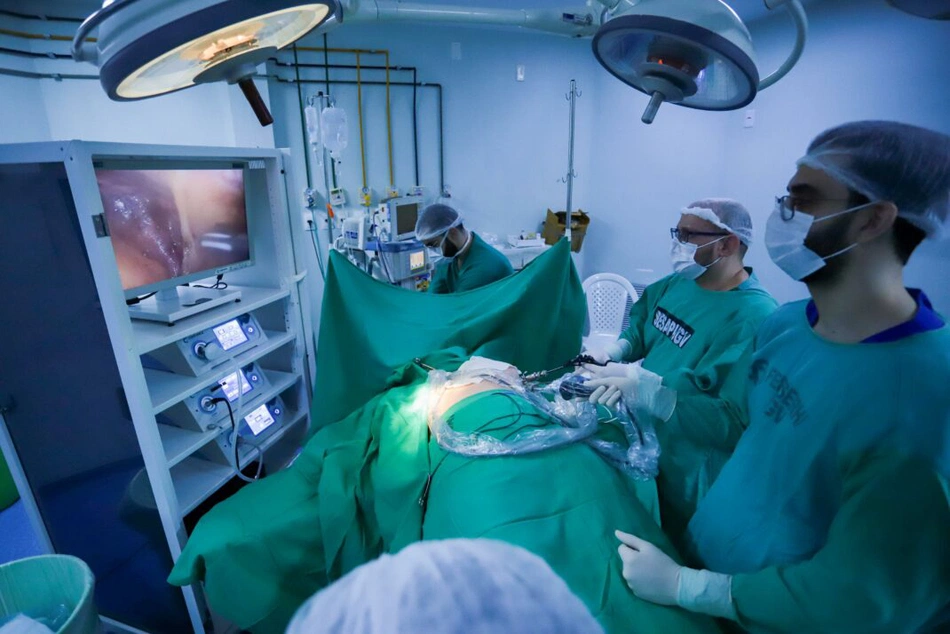 HGV realiza cirurgia menos invasiva para tratar Miastenia Grave