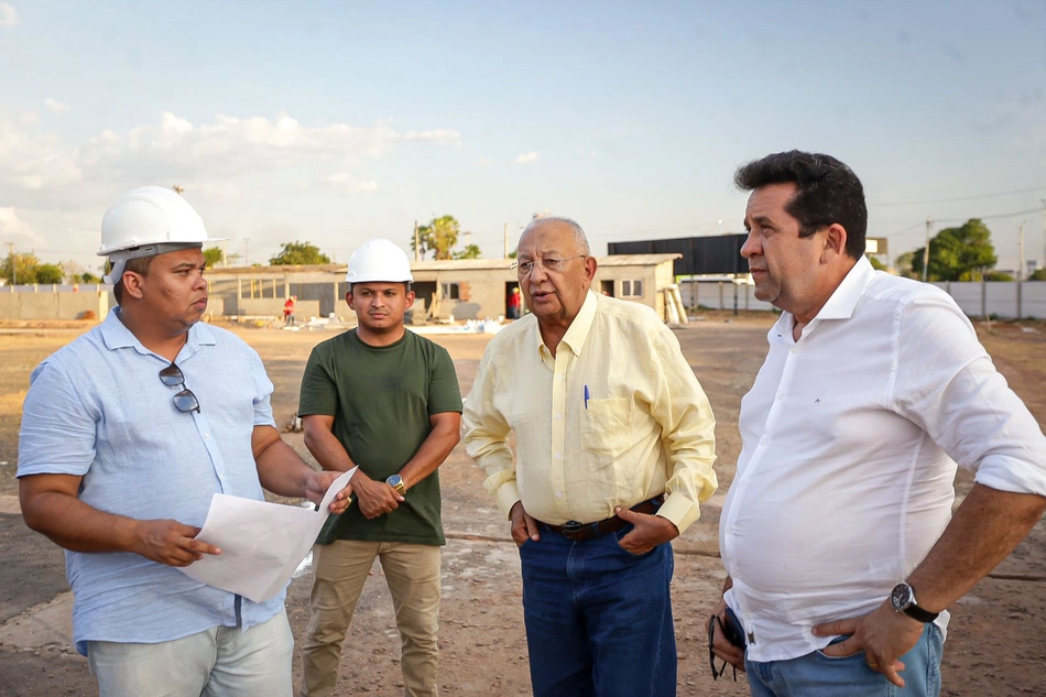 Dr. Pessoa visita obra do Hospital da Mulher na zona Sul de Teresina