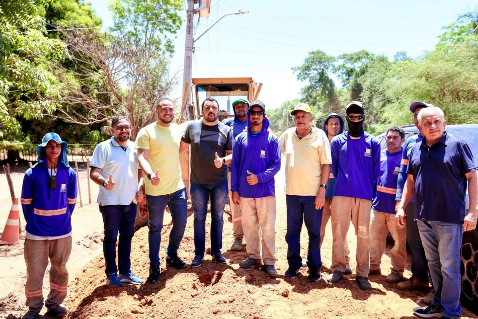 Prefeito Dr. Pessoa visita obras de pavimentação asfálticas da zona Sudeste