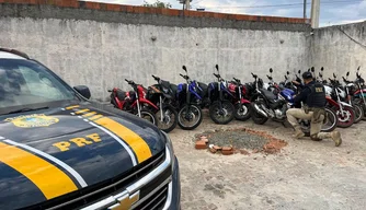 Recuperação de veículos pela Polícia Rodoviária Federal no Piauí.