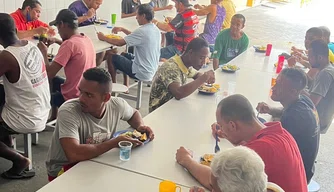 Semcaspi oferta três refeições para população em situação de rua no Centro Pop.